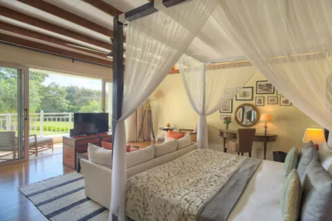 Hemingways Hotel